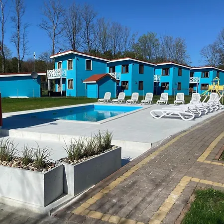 Comfortable No 8 , Summer Pool Rewal