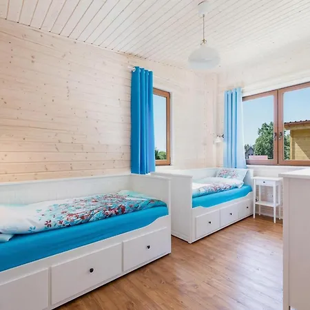 Comfortable No 8 , Summer Pool Rewal